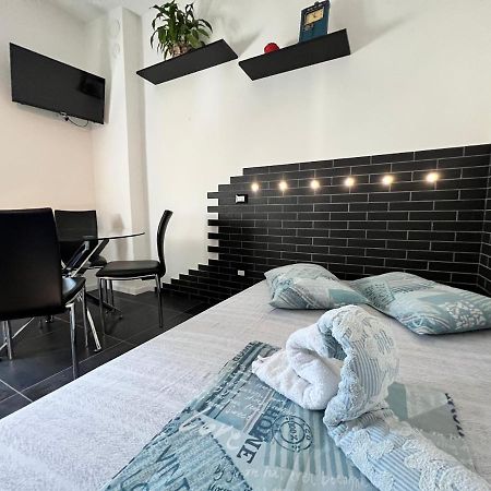 Apartmán Blaxej, Nel Cuore Di Verona, Moderno Ed Elegante, 4 Posti Letto, Wi-Fi, Self Check In Exteriér fotografie