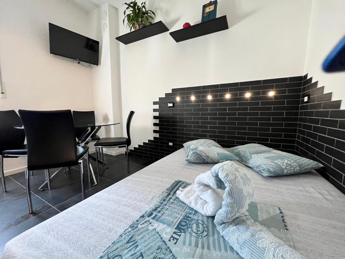 Apartmán Blaxej, Nel Cuore Di Verona, Moderno Ed Elegante, 4 Posti Letto, Wi-Fi, Self Check In Exteriér fotografie
